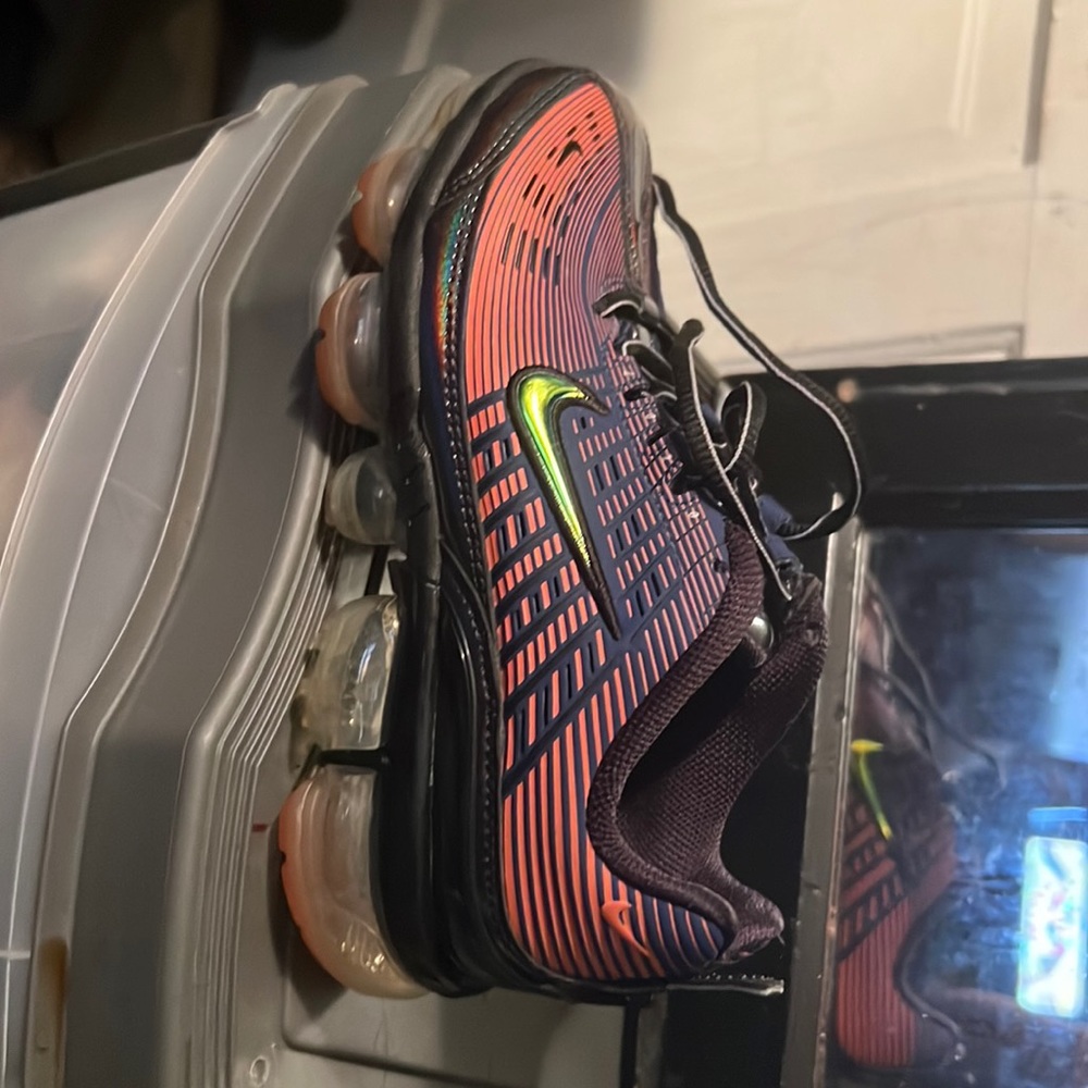 Us 6.5 women’s, too small for me but they in good shape.